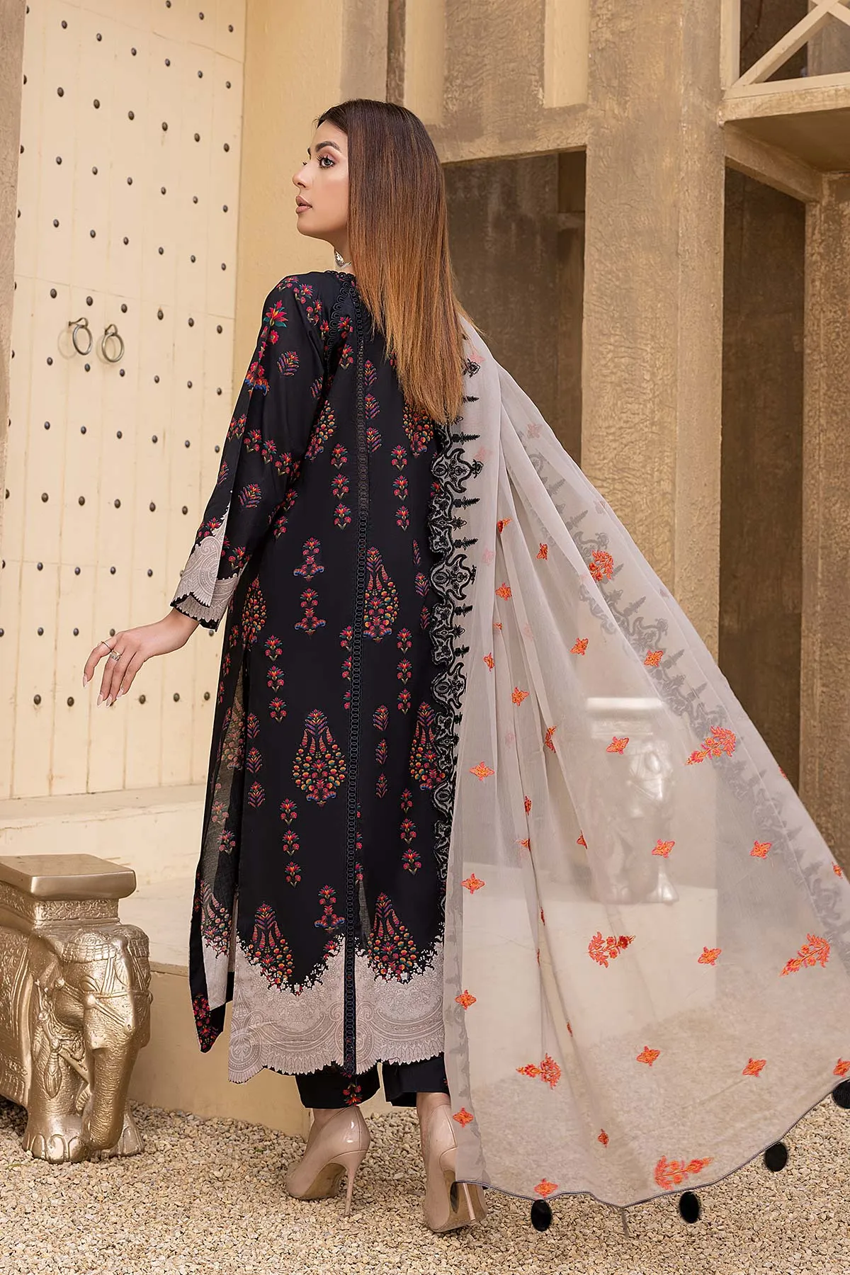 3 Pc Charizma Lawn Printed Suit with Embroidered Dupatta PEC22-49