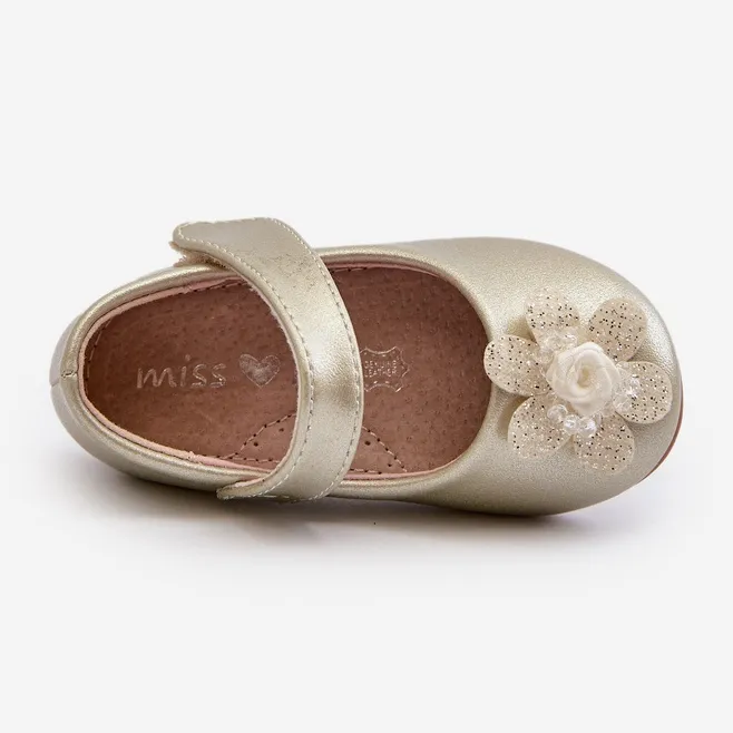 Children's ballerina shoes fastened with Velcro and gold serinde decoration golden