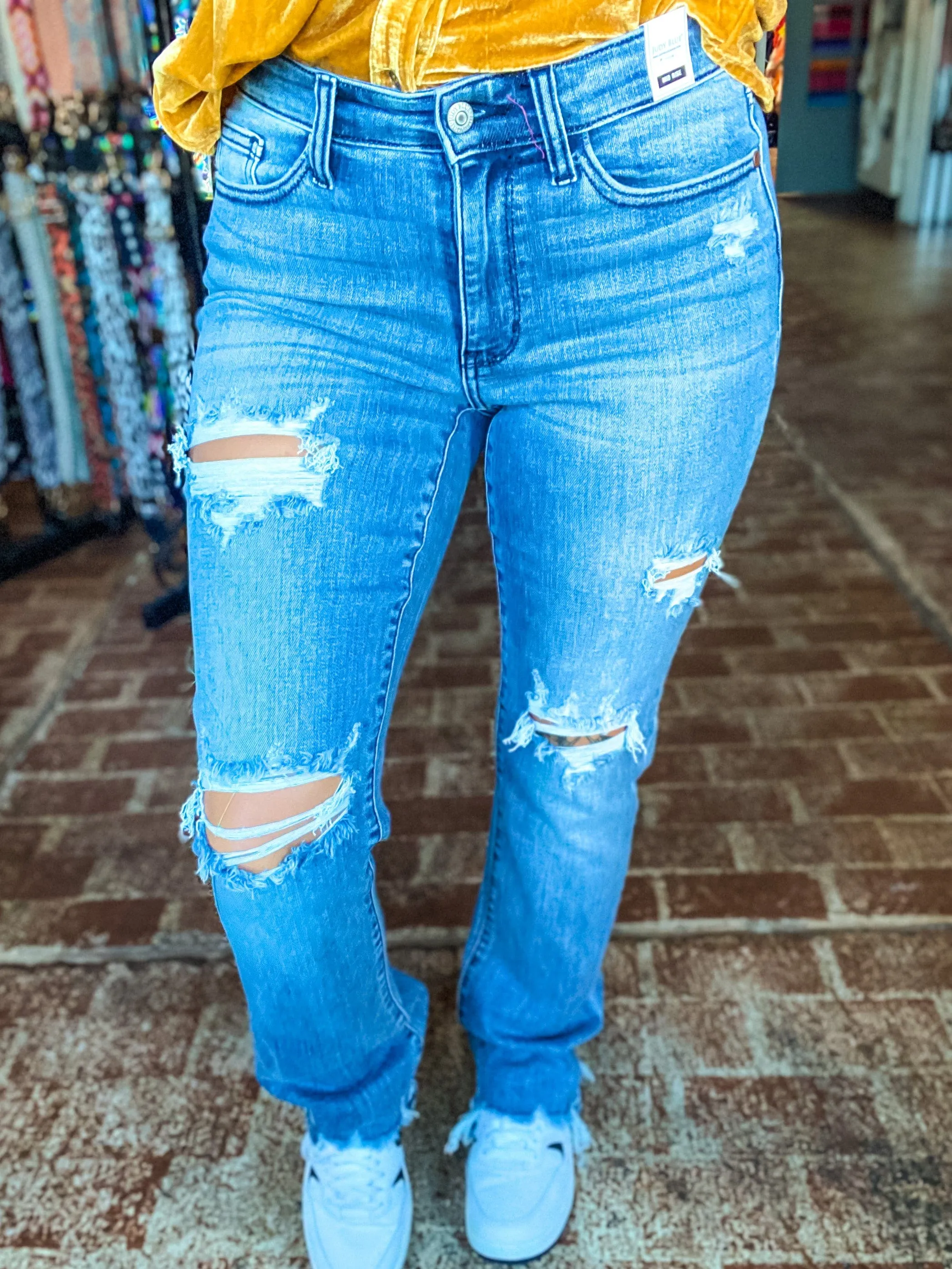 Judy Blue Straight Mid Rise Distressed