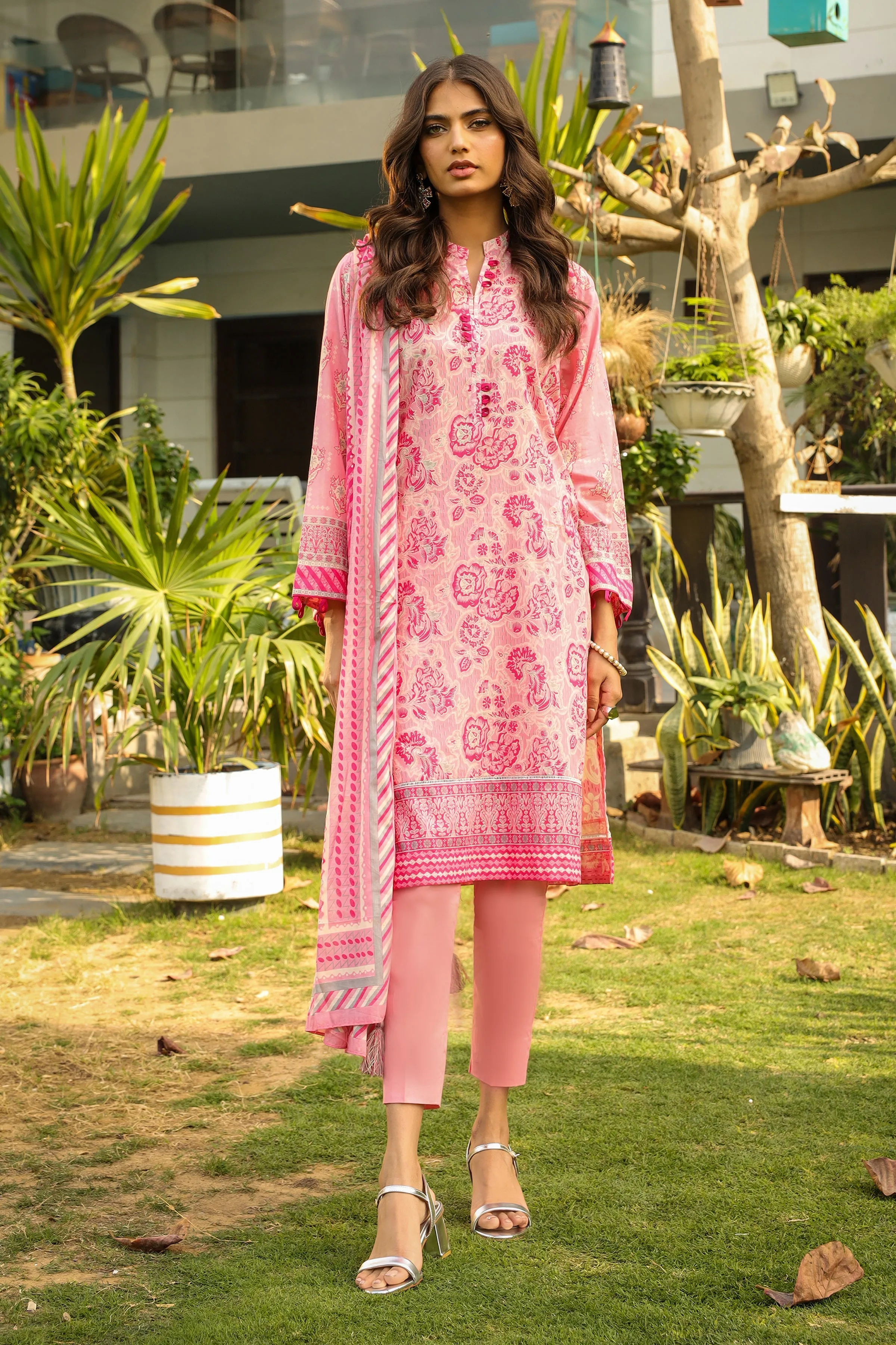 Komal Prints by Lakhany Unstitched Printed Lawn 3Pc Suit LG-MM-0012-A