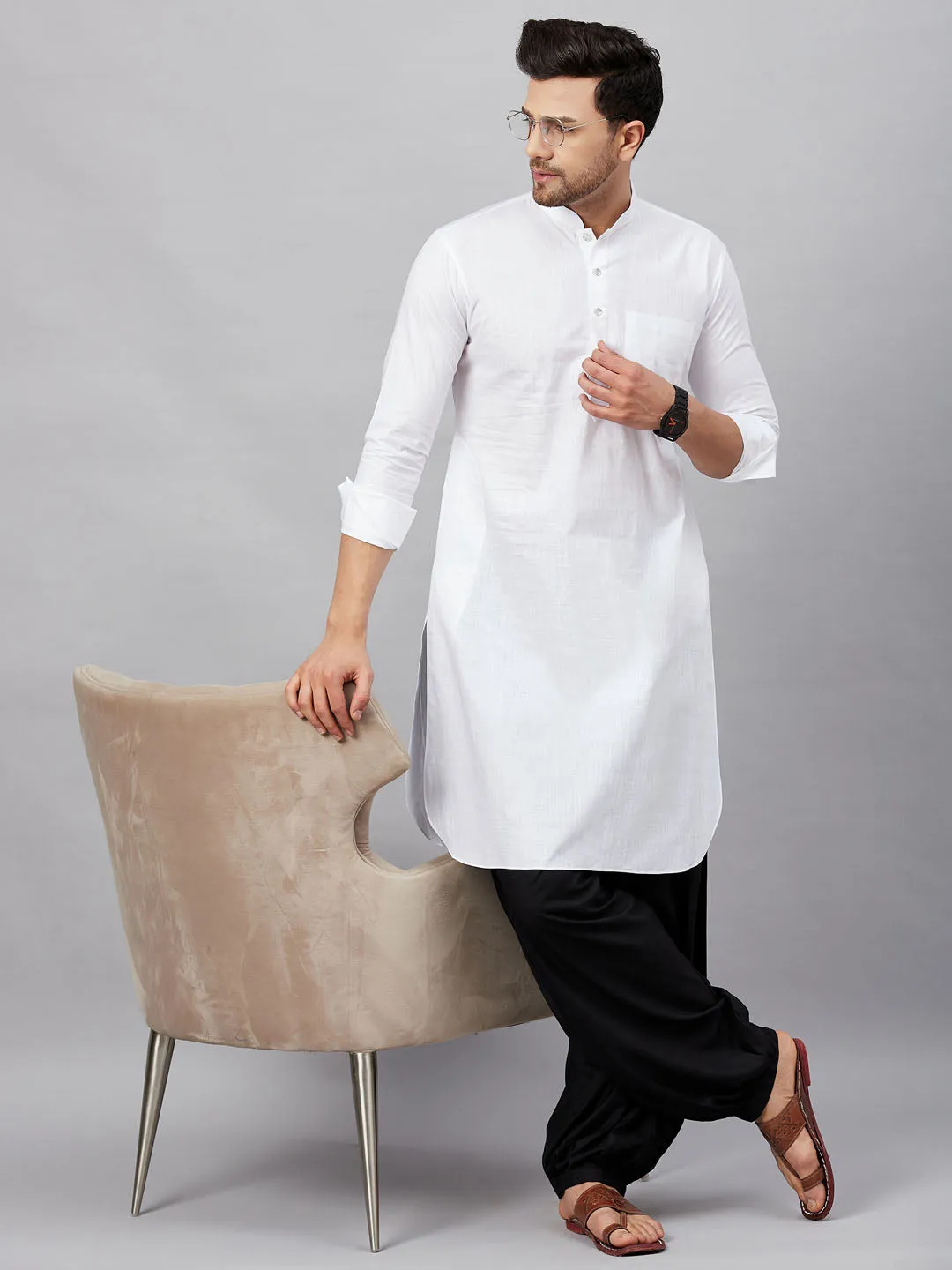 VM BY VASTRAMAY Men's White Cotton Blend Pathani Suit Set