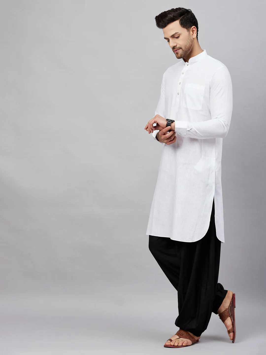 VM BY VASTRAMAY Men's White Cotton Blend Pathani Suit Set